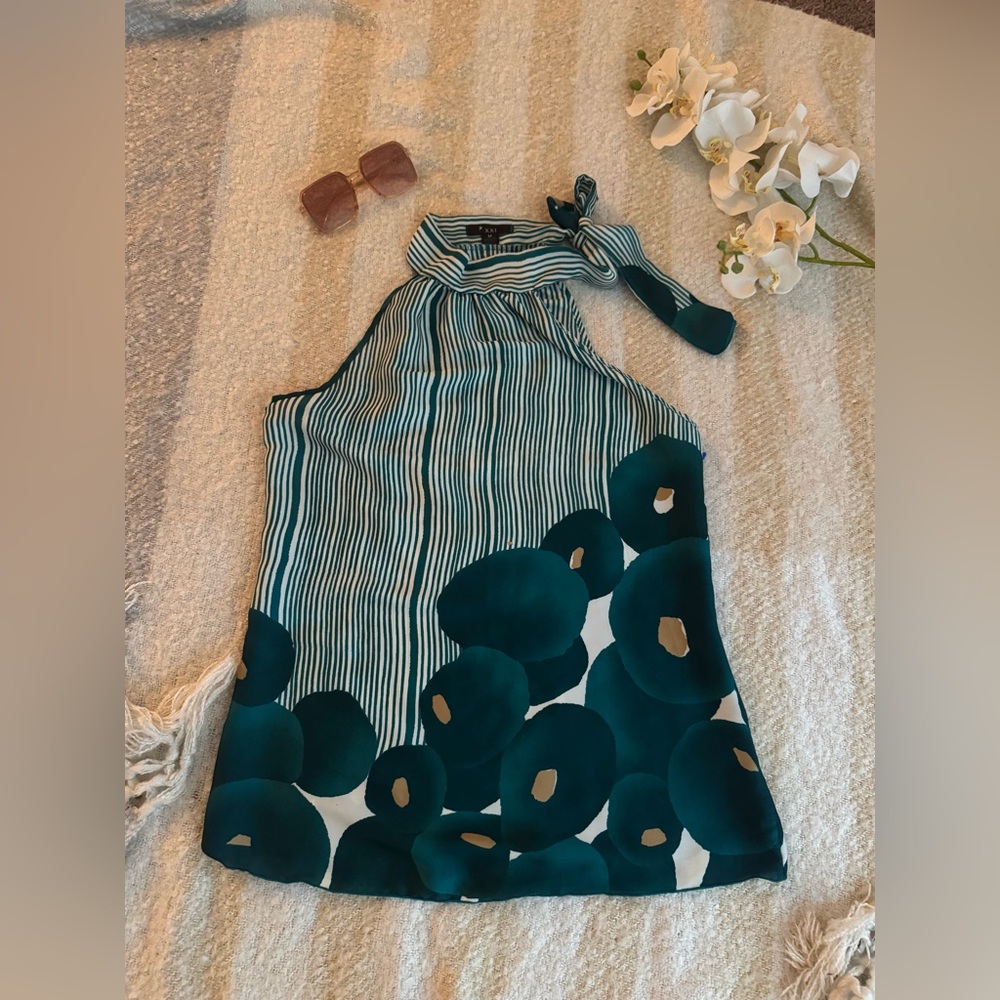 Teal and White Sleeveless Top